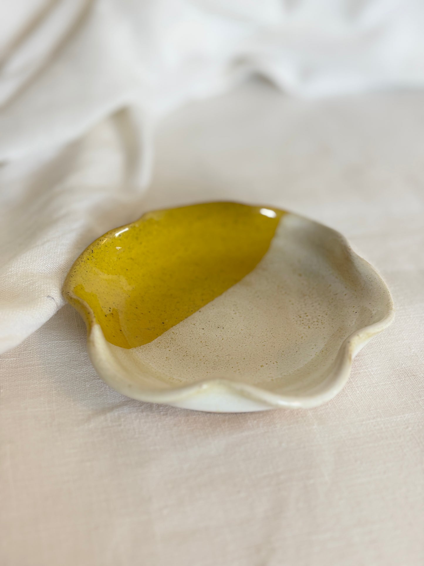 MINI Frilly Dish
