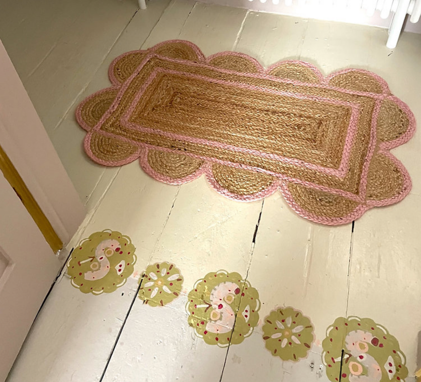 Scalloped Floor Mat- Pink