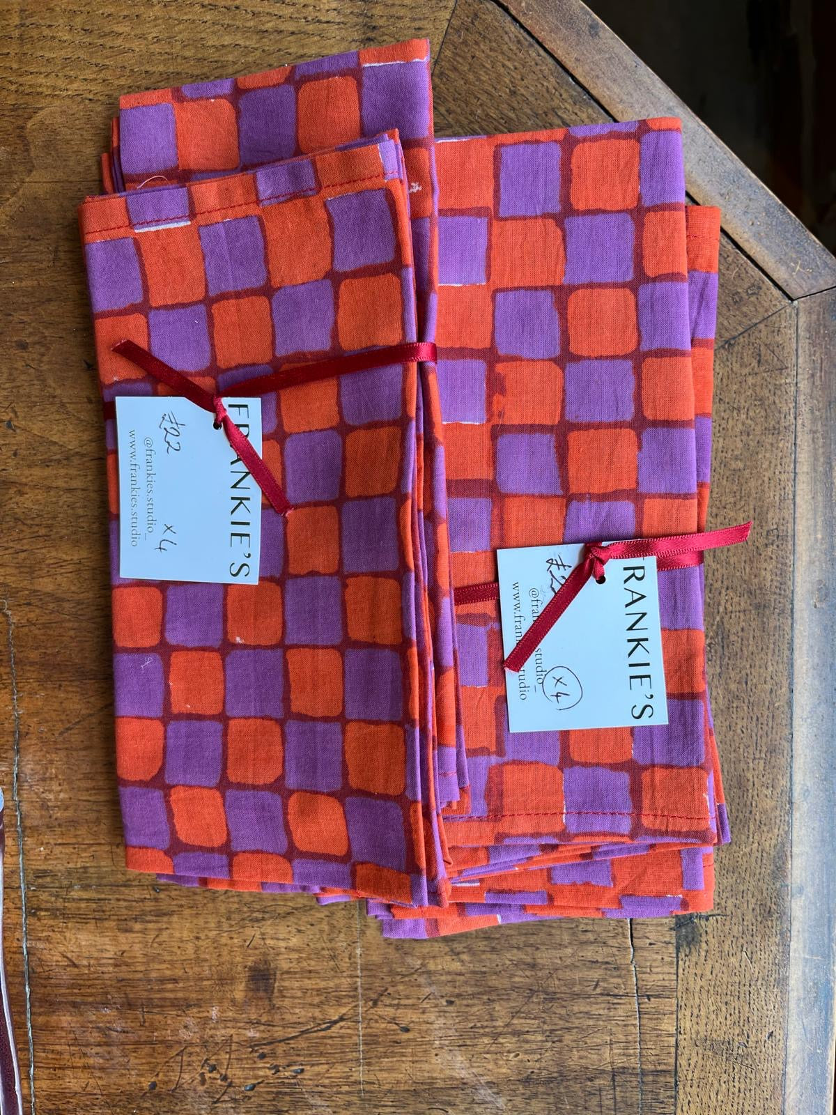 Napkins red and purple check x4