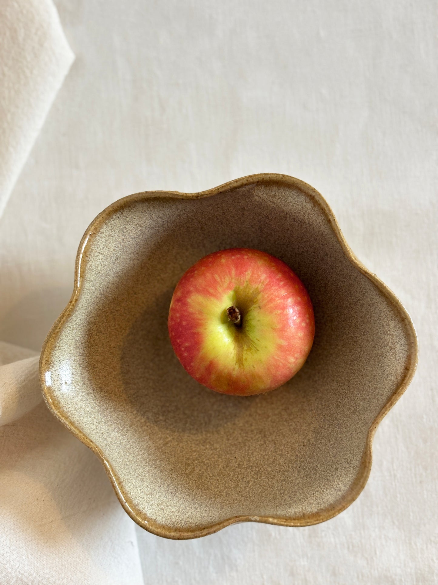 Wilderness Reserve Frill Bowl -Sand