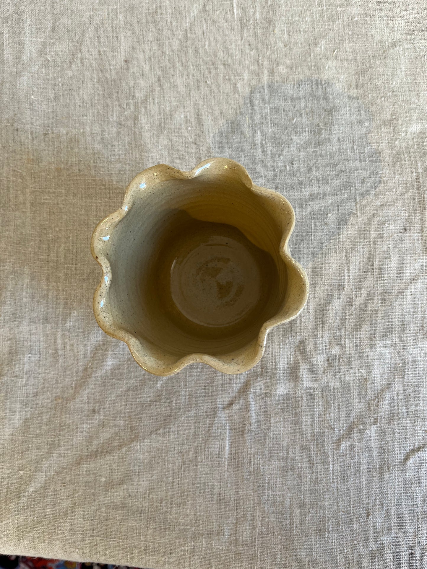 Large Frilly Pot