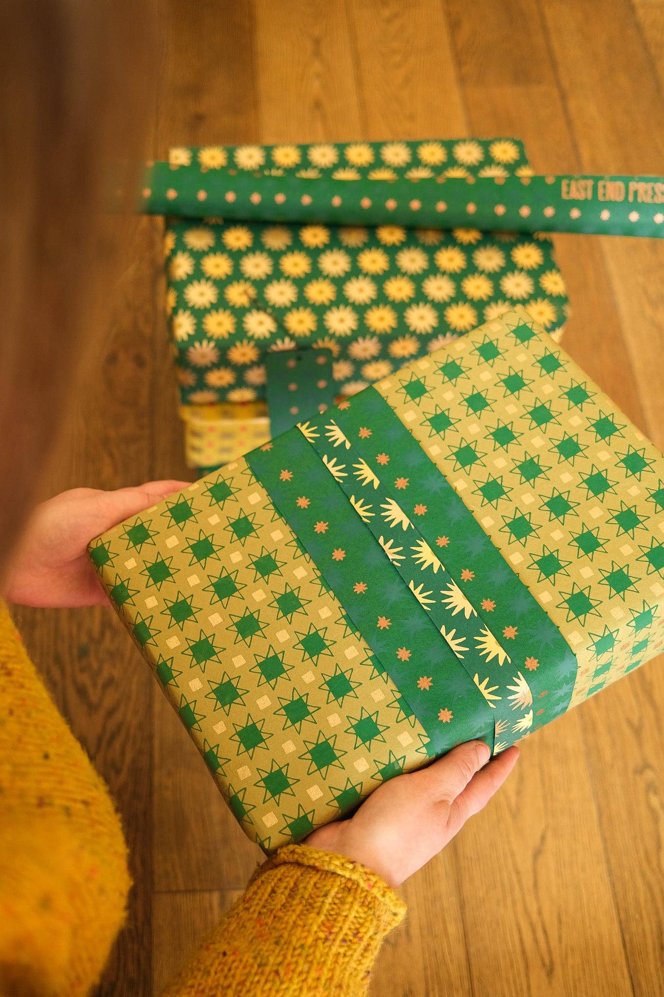 East End Press - Festive Gift Wrap: Winter's Quilt