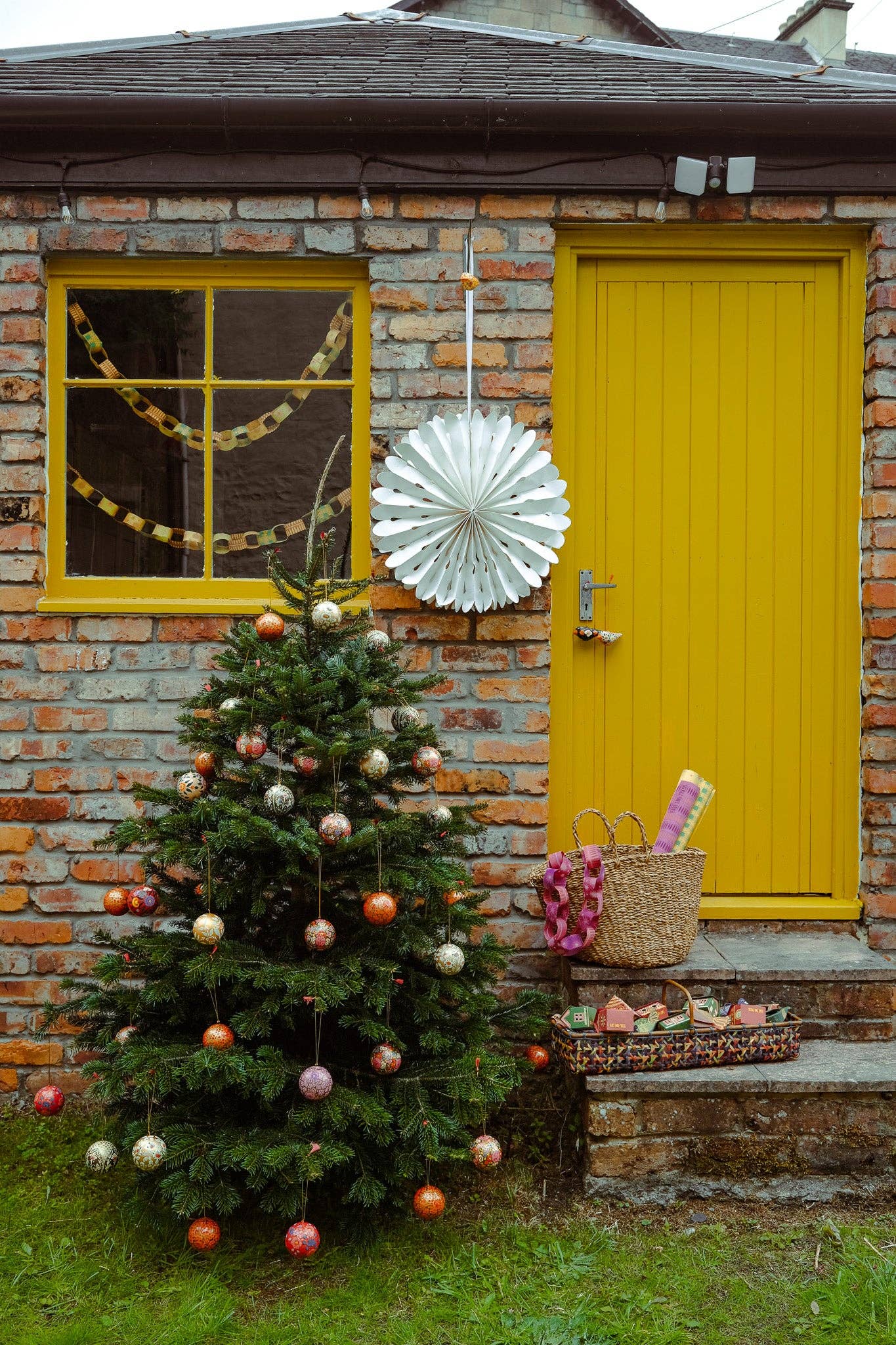 East End Press - Yellow and Green Paper Chain Kit